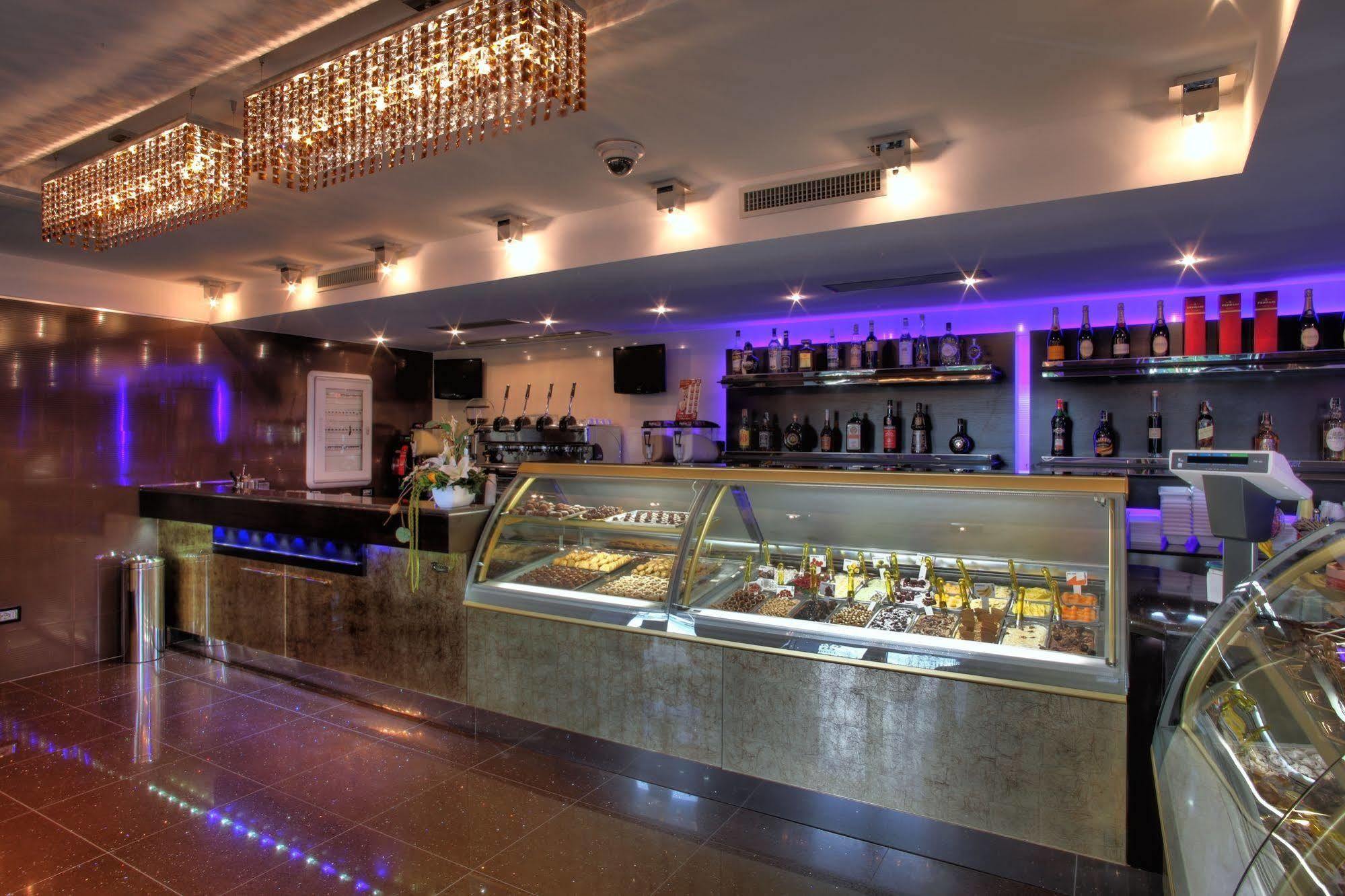 Hotel Cenacolo Somma Vesuviana Luaran gambar
